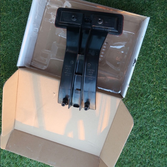 Jeep Wrangler Break Light - Picture 2 of 4